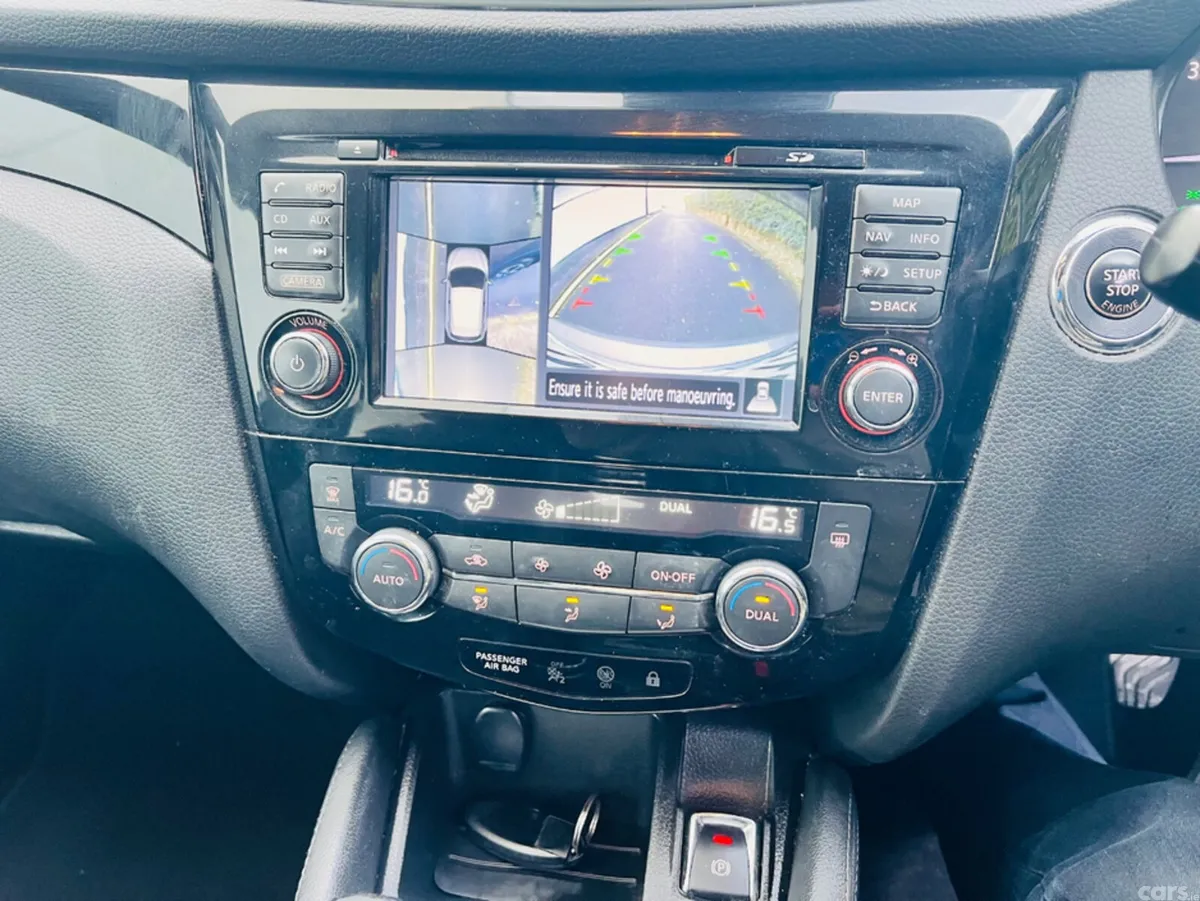 Nissan Qashqai MPV, Petrol, 2017, Grey