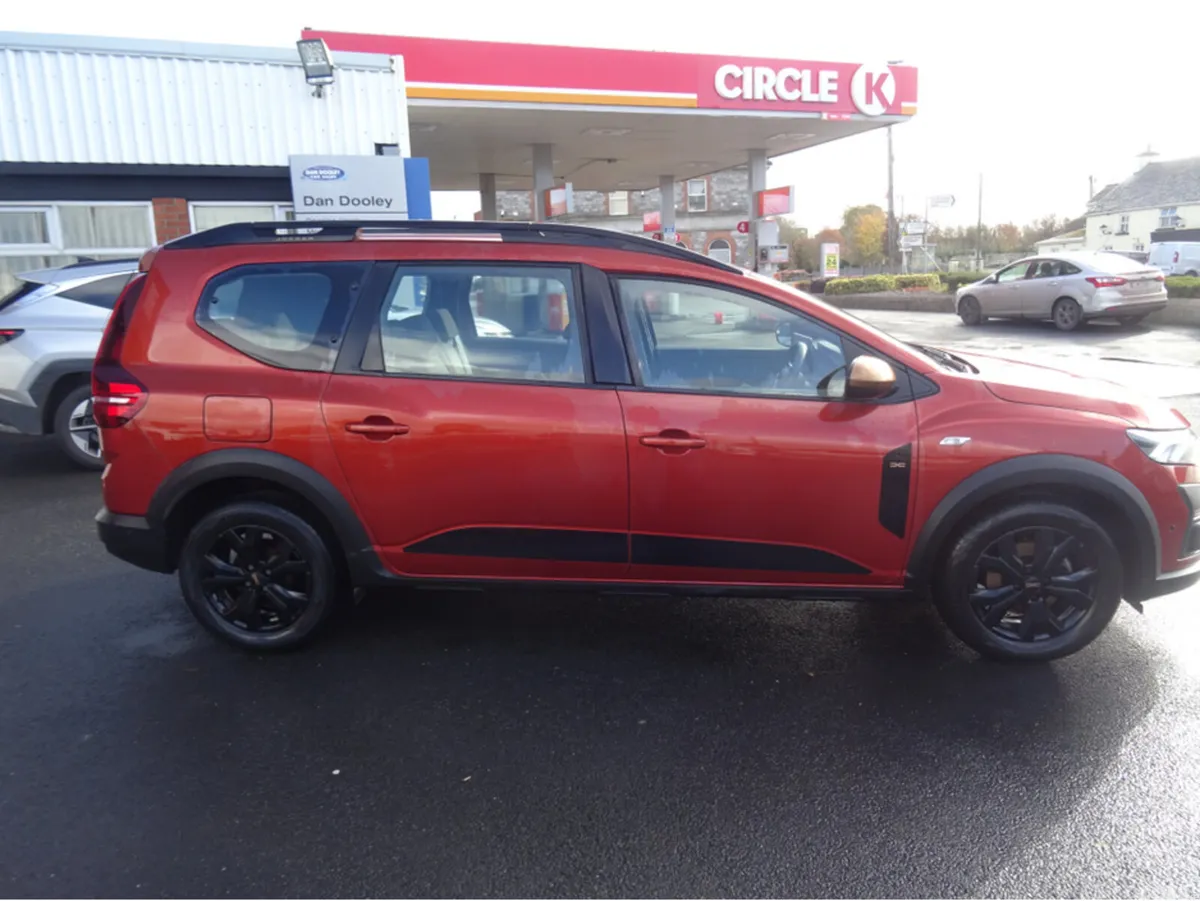 Dacia Jogger MPV, Petrol, 2024, Brown