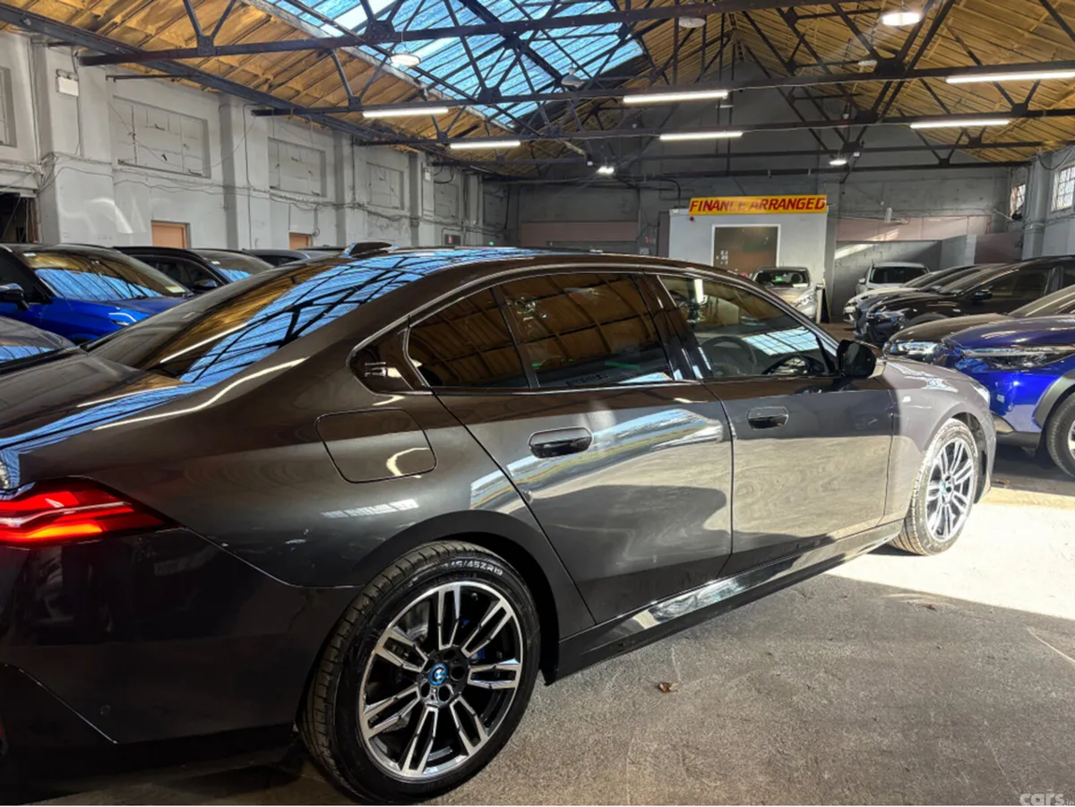 BMW 5-Series Saloon, Petrol Plug-in Hybrid, 2025, Grey
