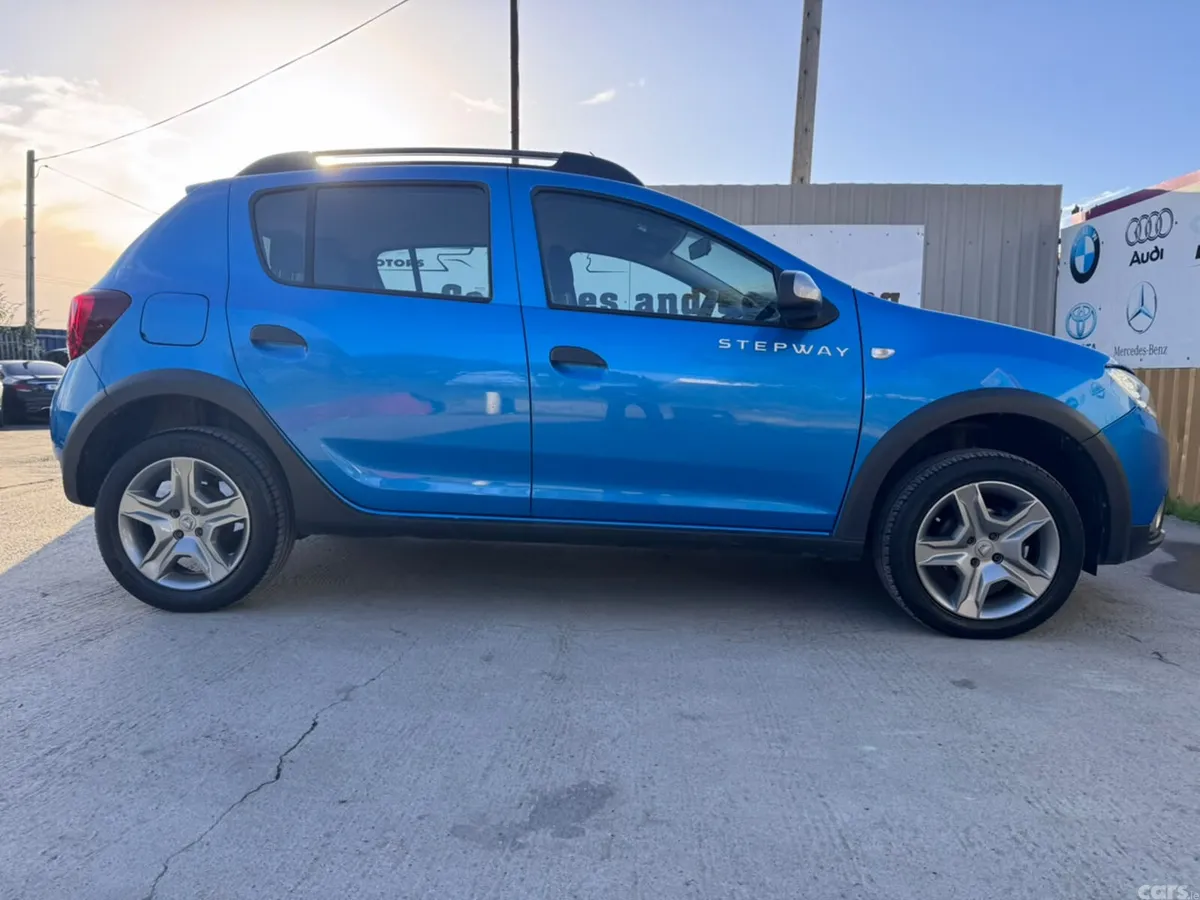 Dacia Sandero Stepway Hatchback, Petrol, 2019, Blue