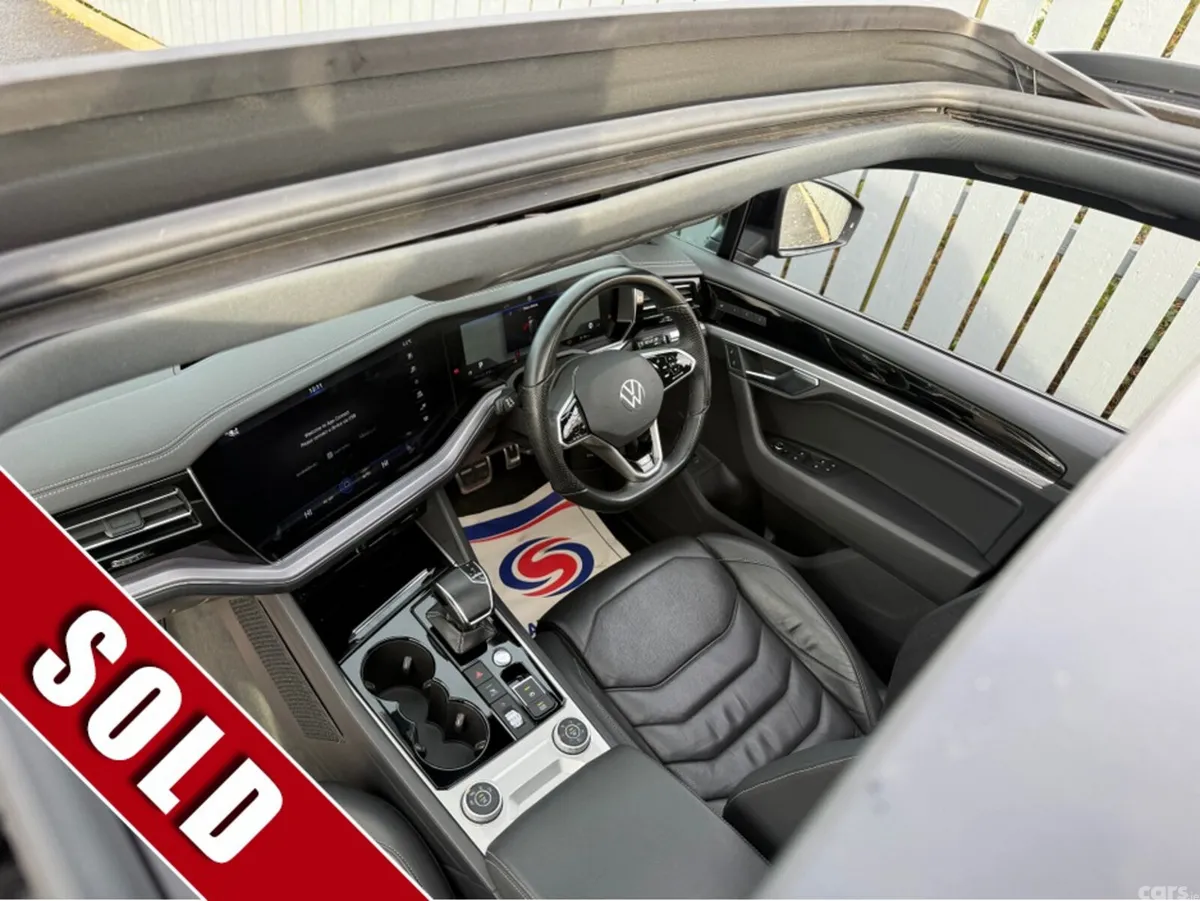 Volkswagen Touareg SUV, Diesel, 2022, Black