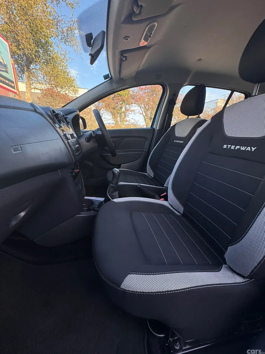 Dacia Sandero Stepway Hatchback, Petrol, 2019, Blue