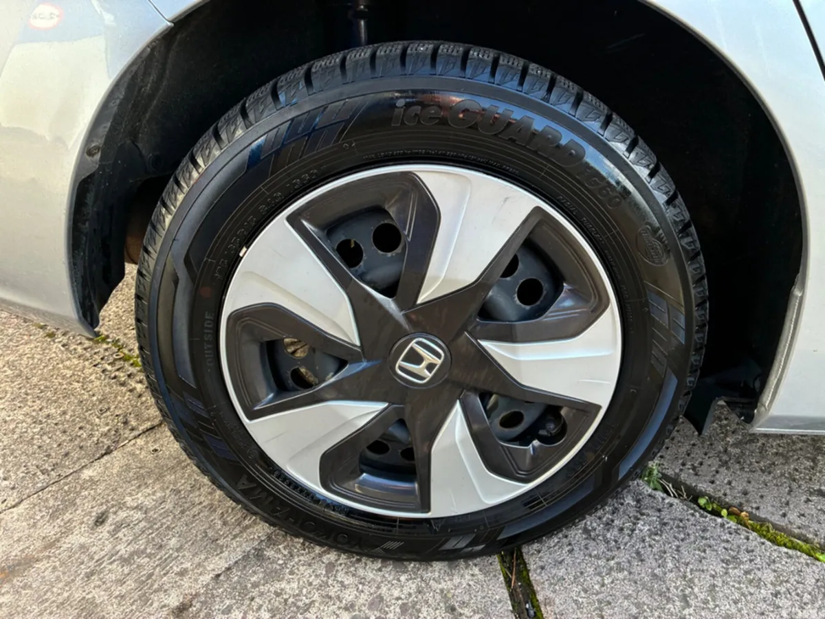 Honda Fit Hatchback, Petrol Hybrid, 2017, Silver