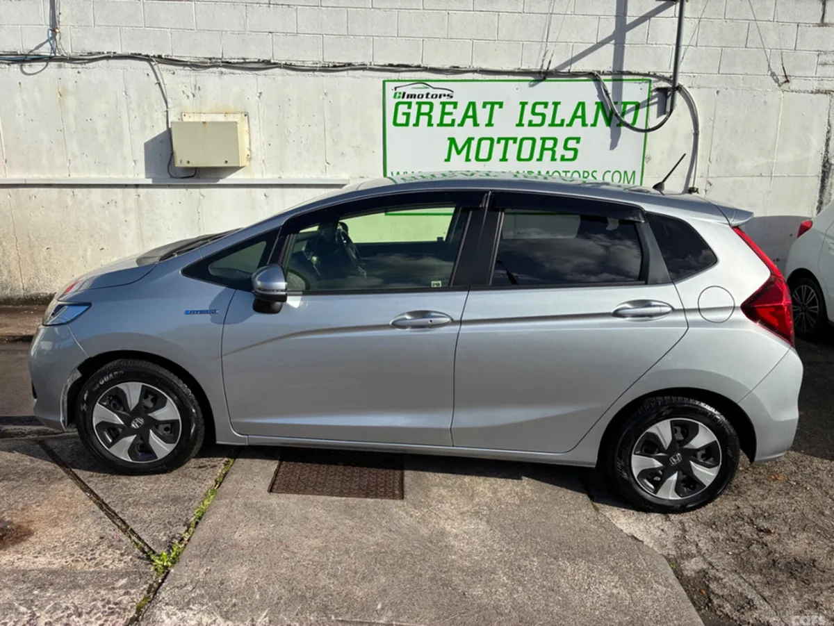 Honda Fit Hatchback, Petrol Hybrid, 2017, Silver