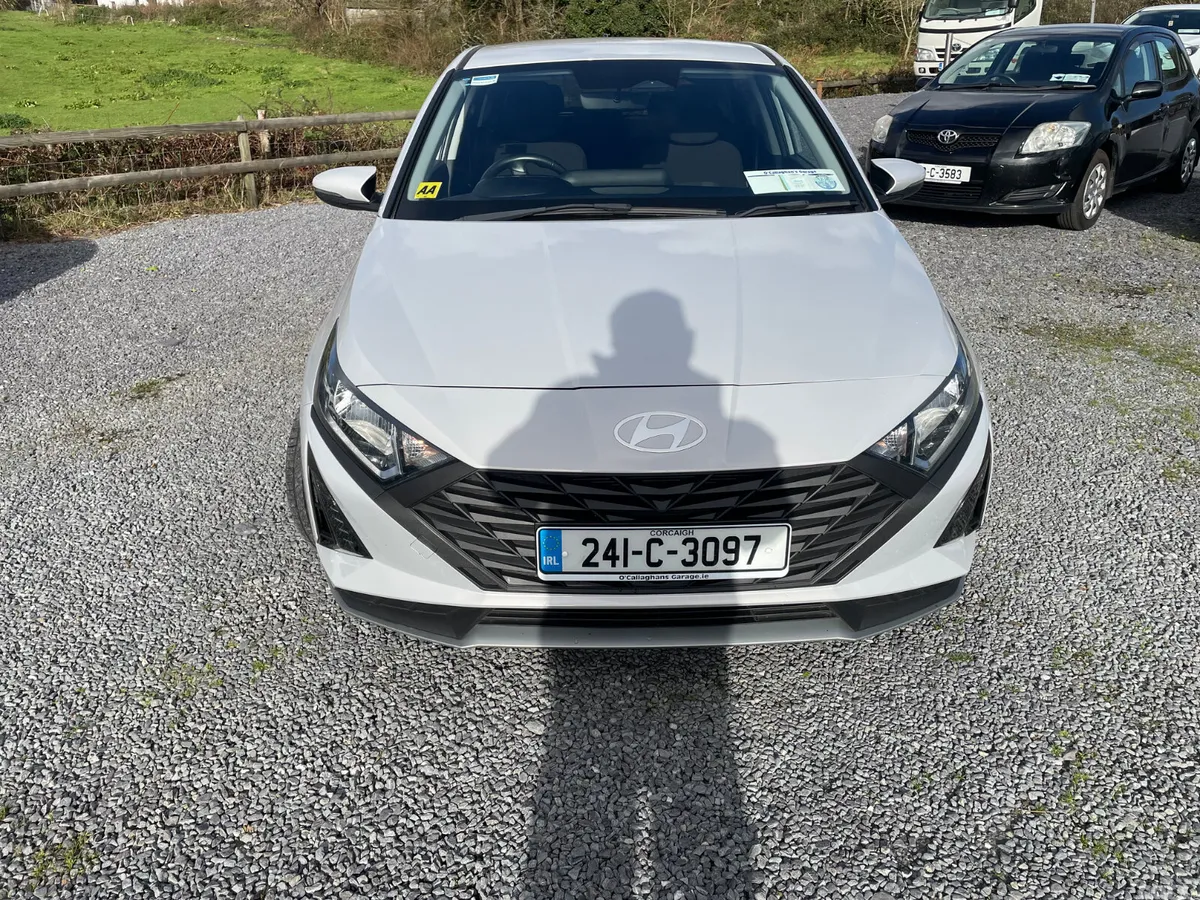 Hyundai i20 Hatchback, Petrol, 2024, Grey