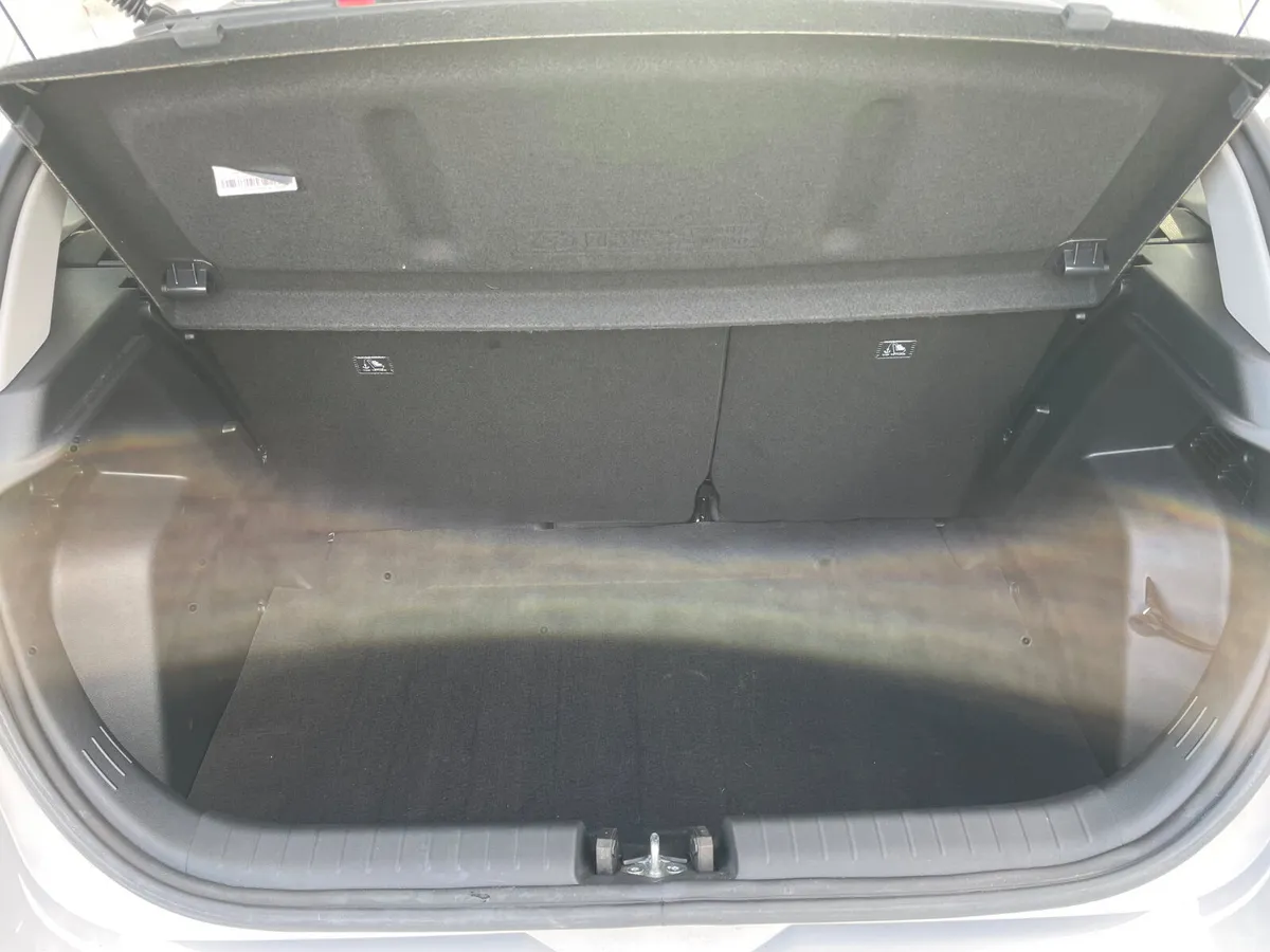 Hyundai i20 Hatchback, Petrol, 2024, Grey