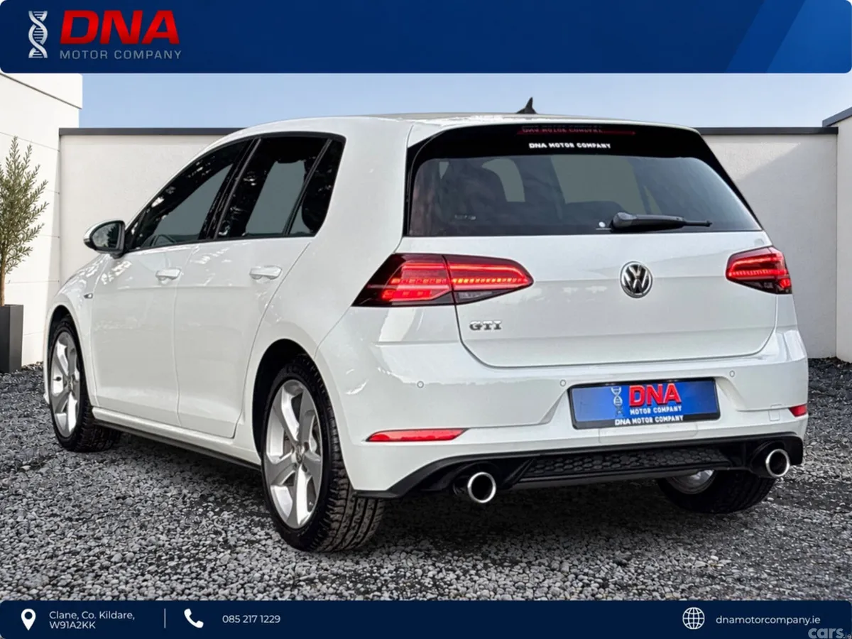 Volkswagen Golf Hatchback, Petrol, 2018, White
