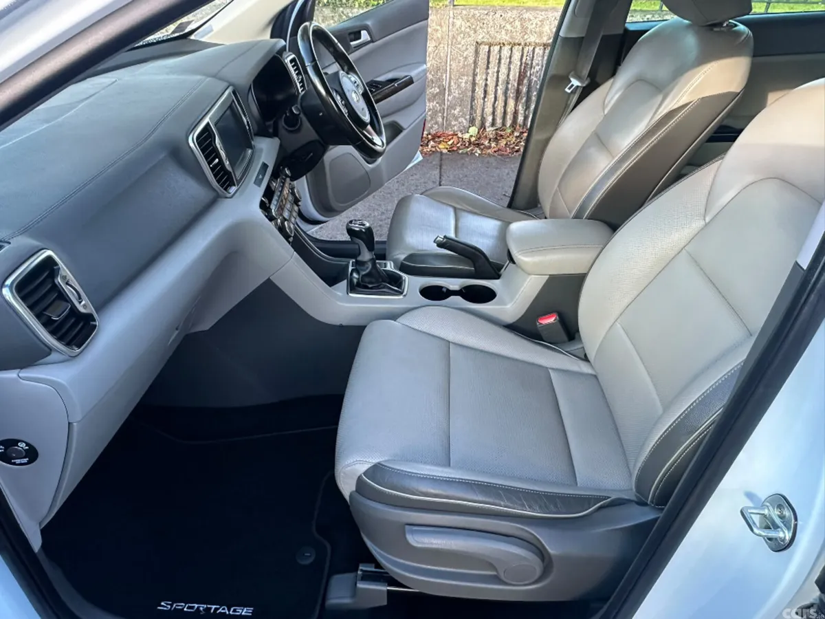 Kia Sportage MPV, Diesel, 2018, White