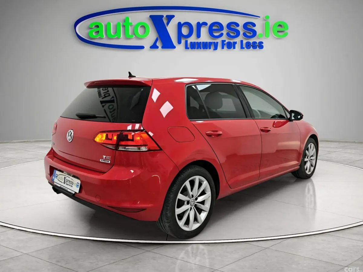 Volkswagen Golf Hatchback, Petrol, 2015, Red