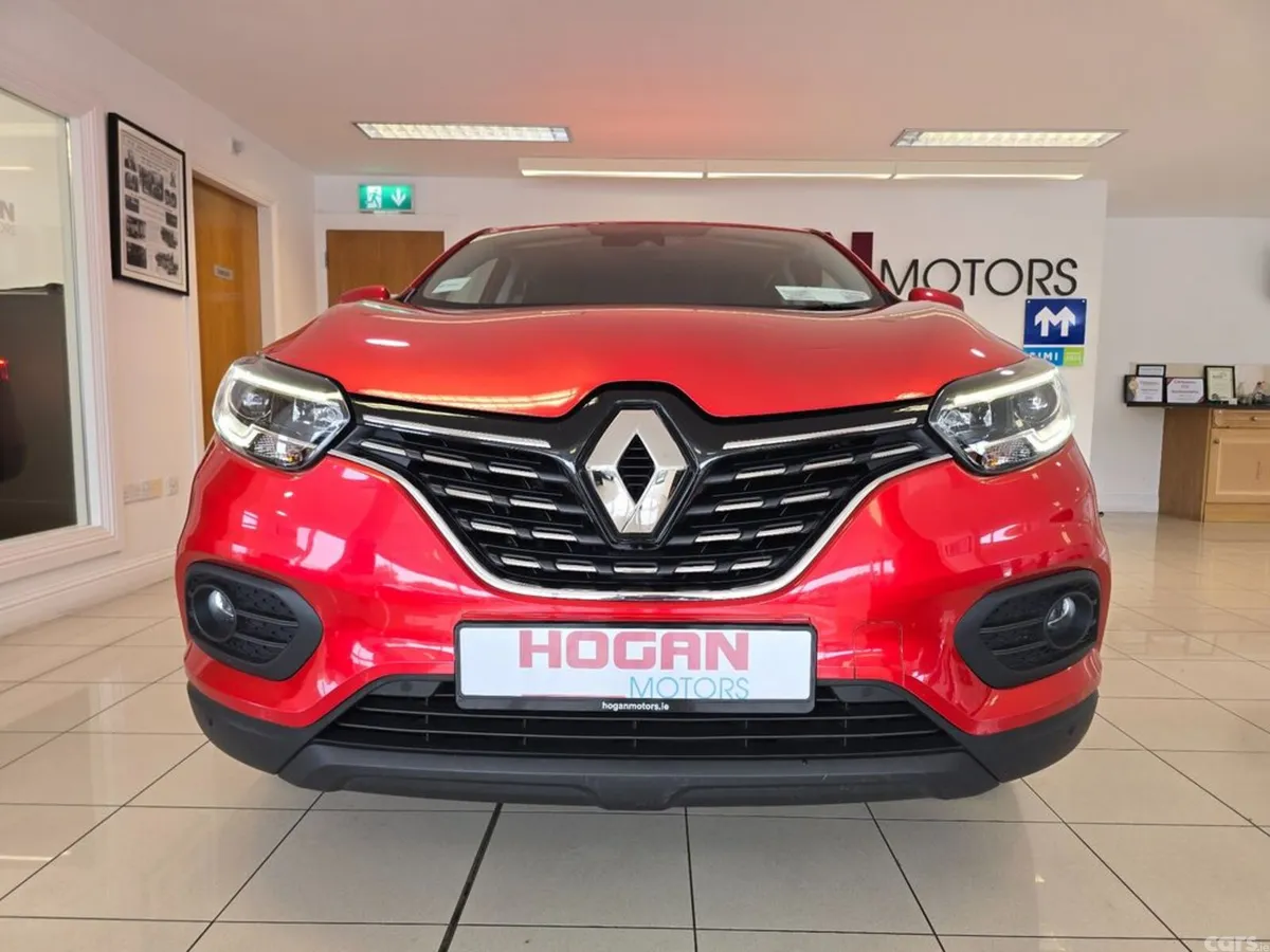 Renault Kadjar SUV, Petrol, 2022, Red