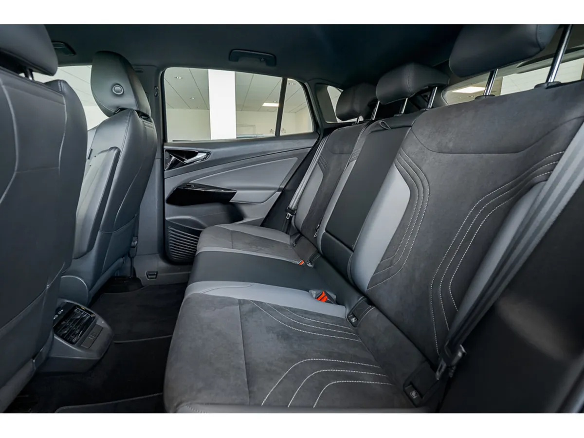 Volkswagen ID.4 Estate, Electric, 2025, Black