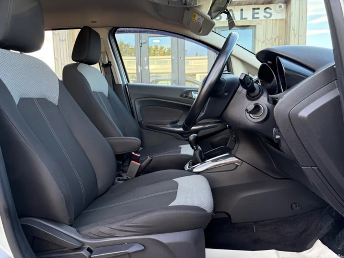 Ford EcoSport Hatchback, Petrol, 2016, Silver