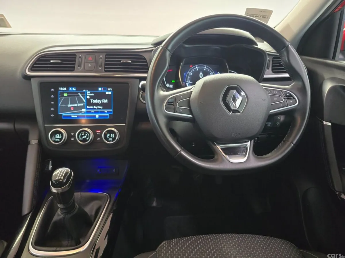 Renault Kadjar SUV, Petrol, 2022, Red