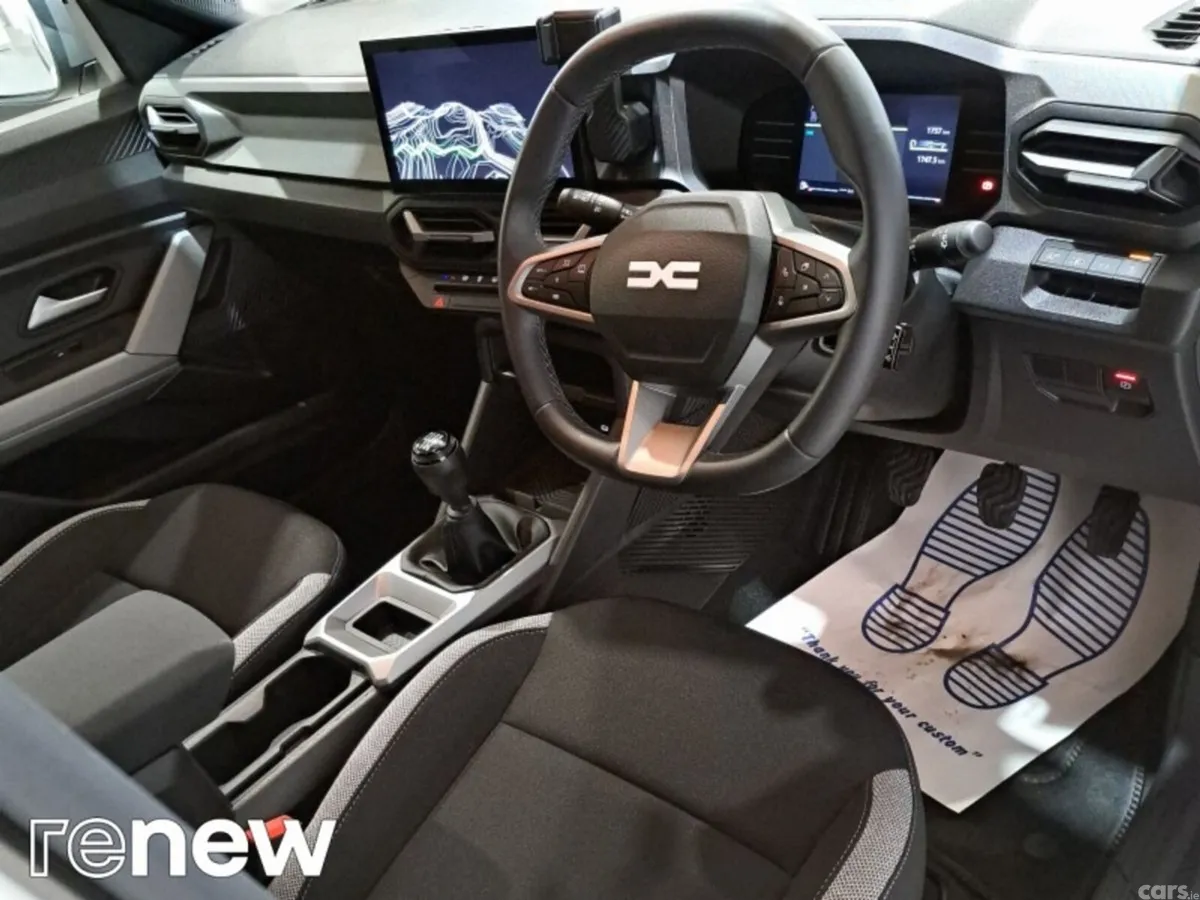 Dacia Duster SUV, Petrol Hybrid, 2026, Brown