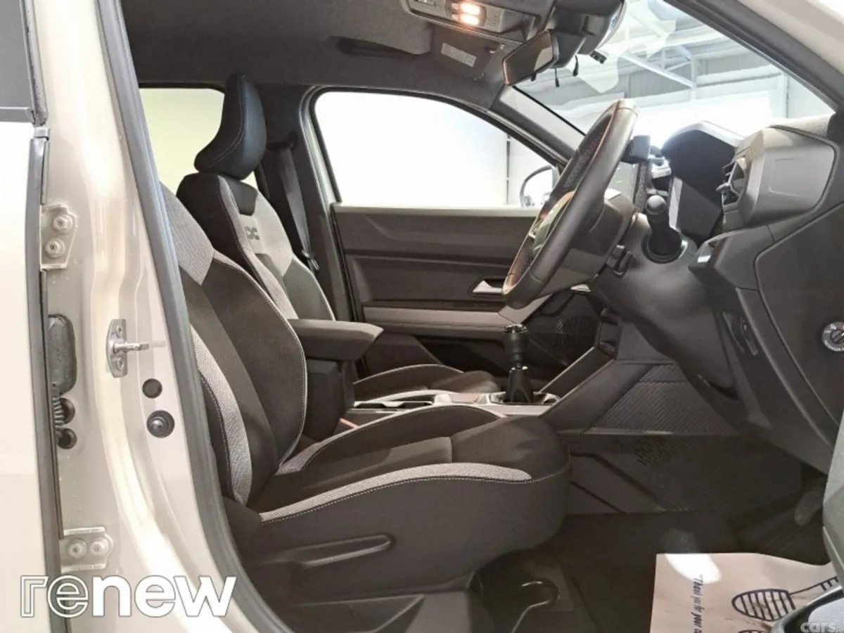 Dacia Duster SUV, Petrol Hybrid, 2026, Brown