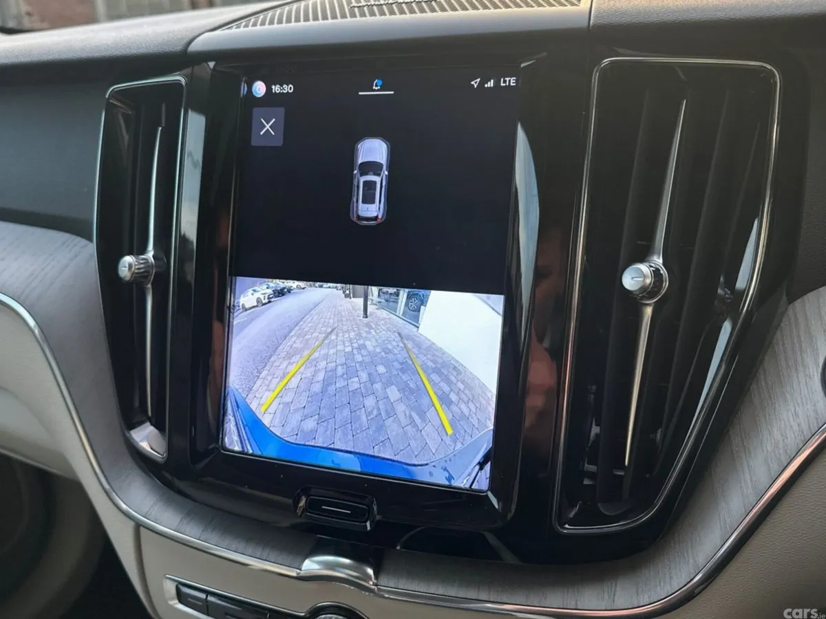 Volvo XC60 SUV, Petrol Plug-in Hybrid, 2023, Blue