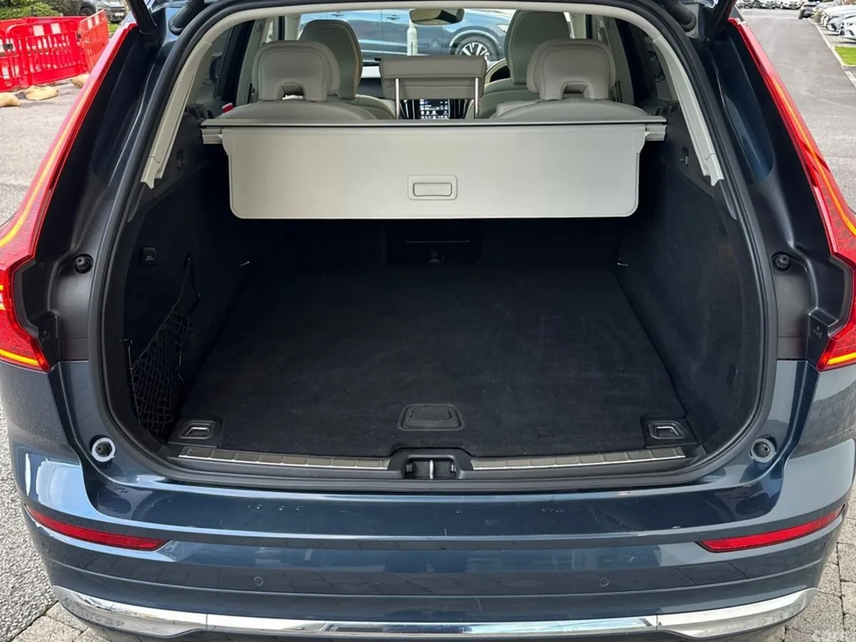 Volvo XC60 SUV, Petrol Plug-in Hybrid, 2023, Blue