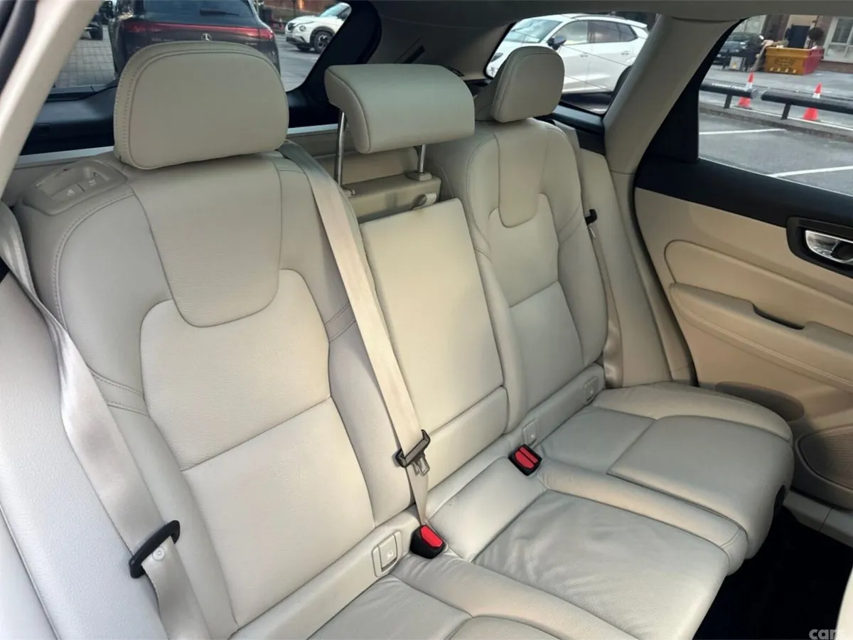 Volvo XC60 SUV, Petrol Plug-in Hybrid, 2023, Blue
