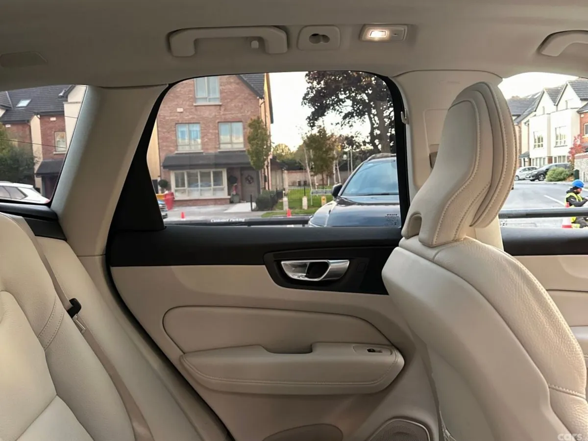 Volvo XC60 SUV, Petrol Plug-in Hybrid, 2023, Blue