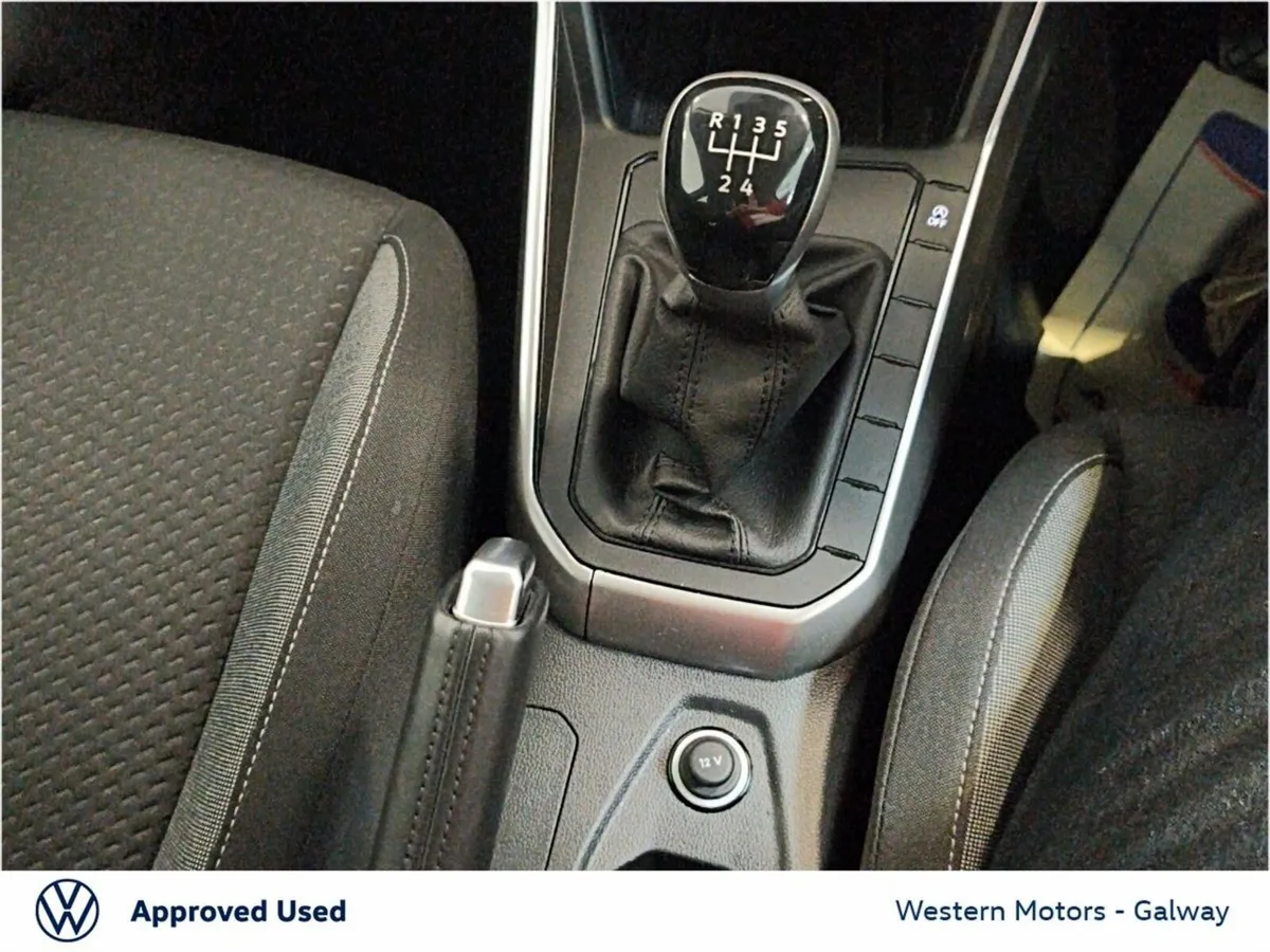 Volkswagen Polo Hatchback, Petrol, 2026, Blue