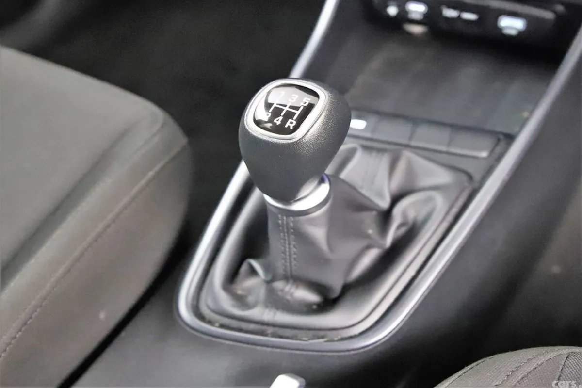 Hyundai i20 Hatchback, Petrol, 2024, Grey