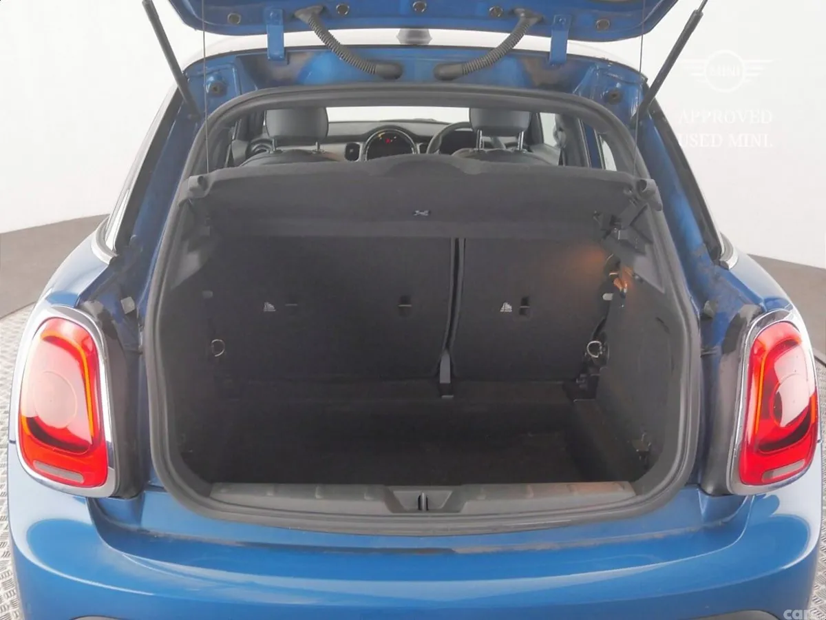 Mini Cooper Hatchback, Petrol, 2024, Blue