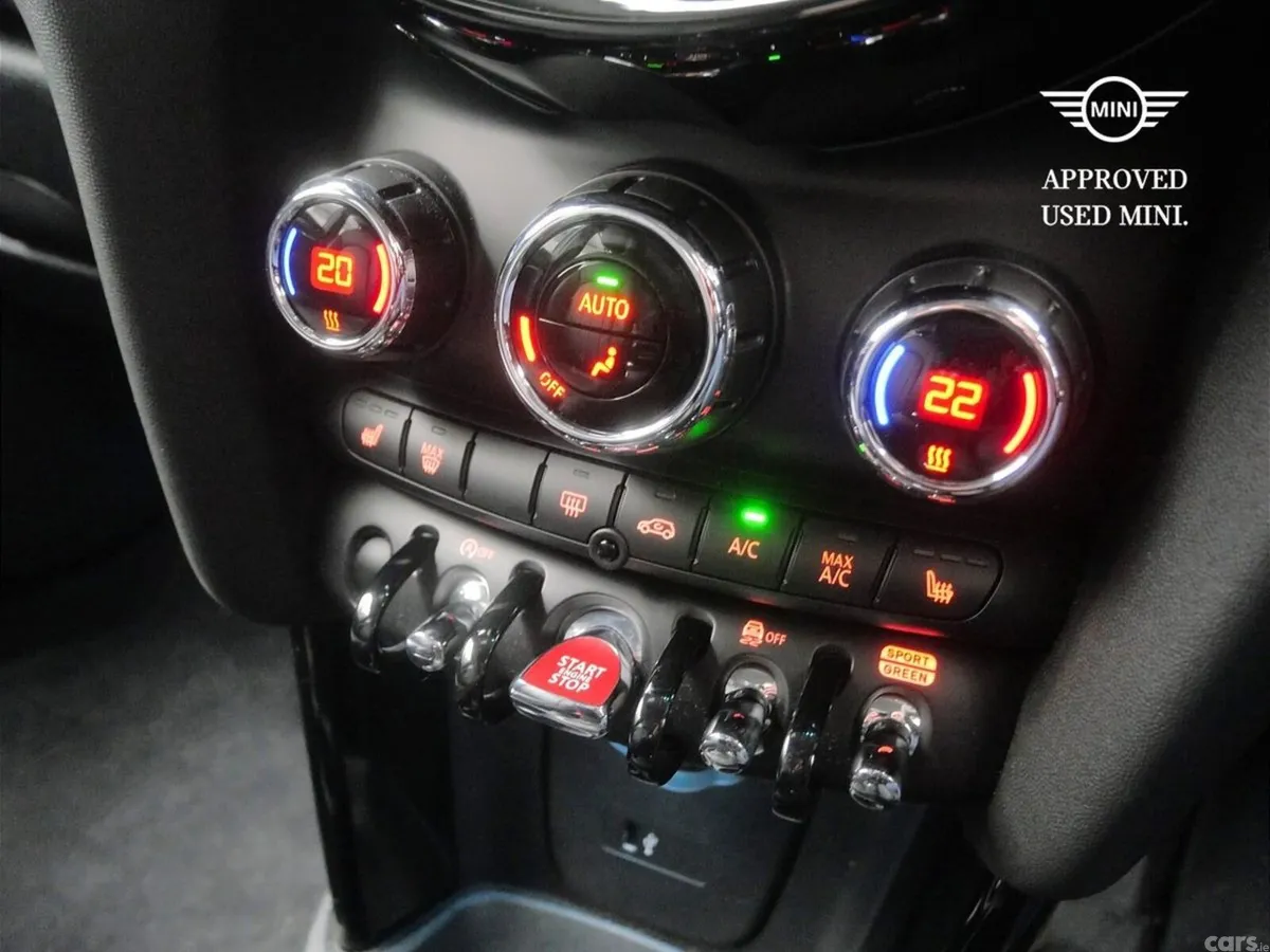 Mini Cooper Hatchback, Petrol, 2024, Blue