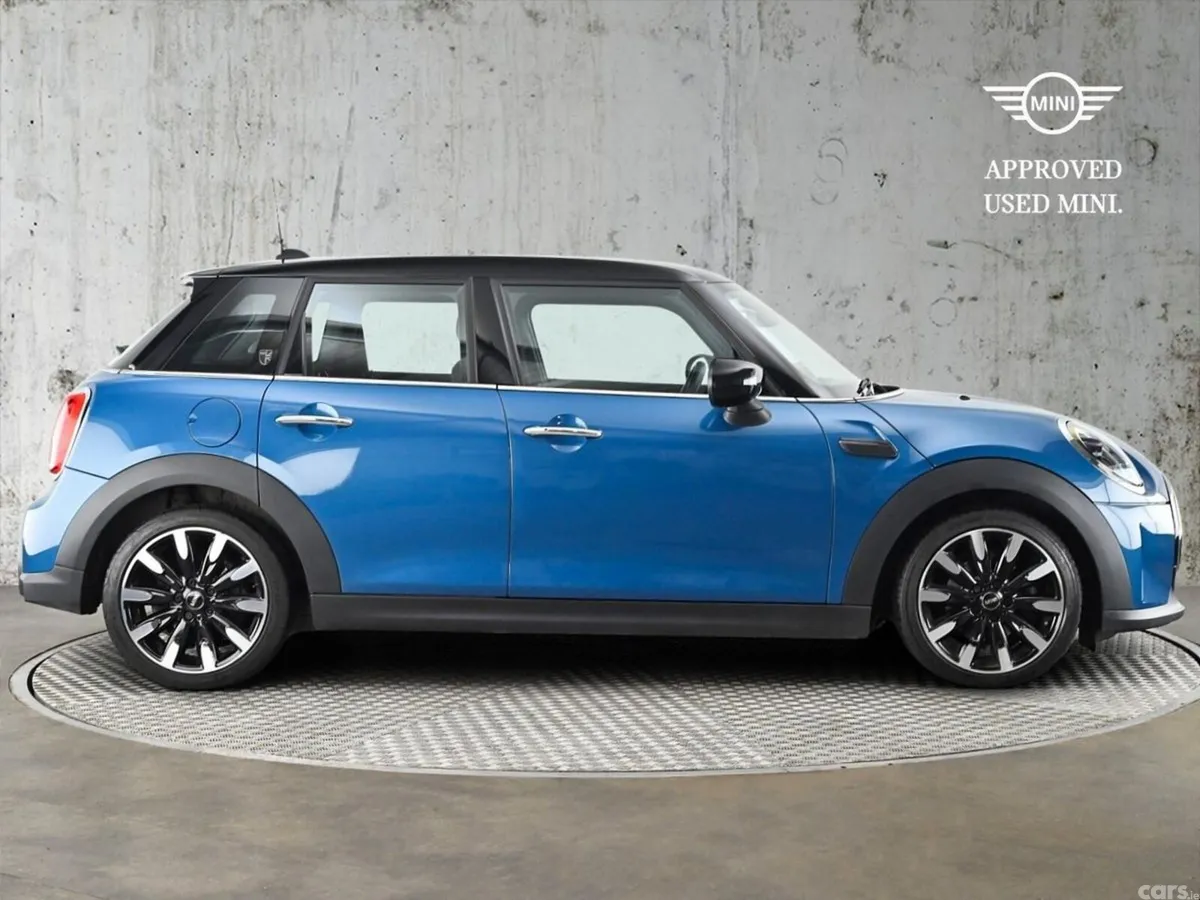 Mini Cooper Hatchback, Petrol, 2024, Blue