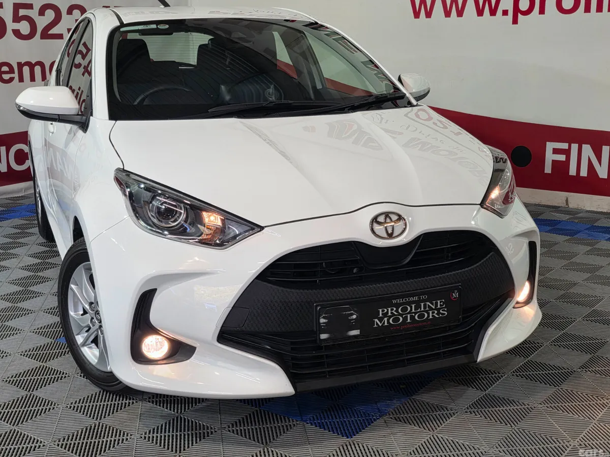 Toyota Yaris Hatchback, Petrol, 2024, White