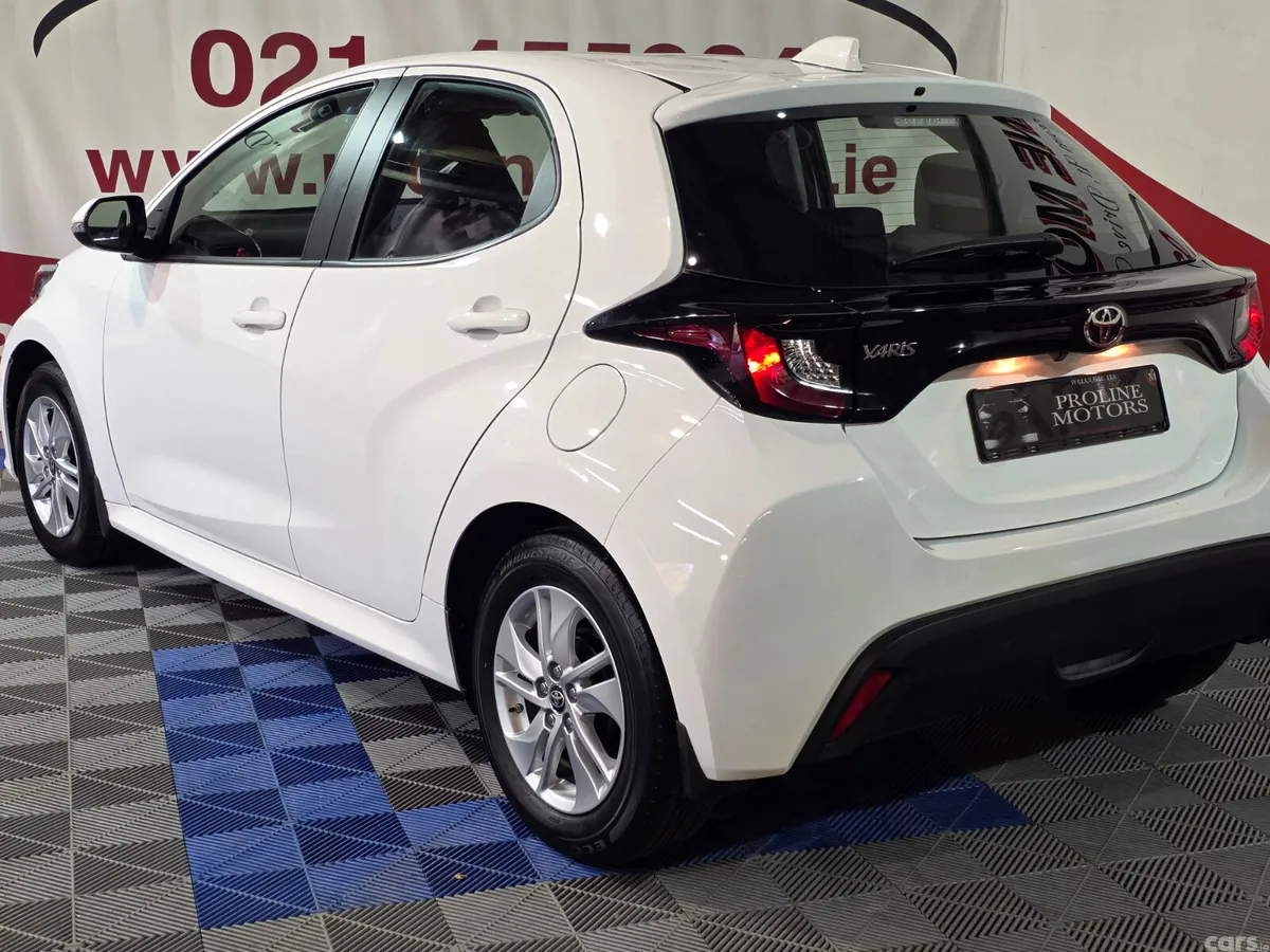 Toyota Yaris Hatchback, Petrol, 2024, White