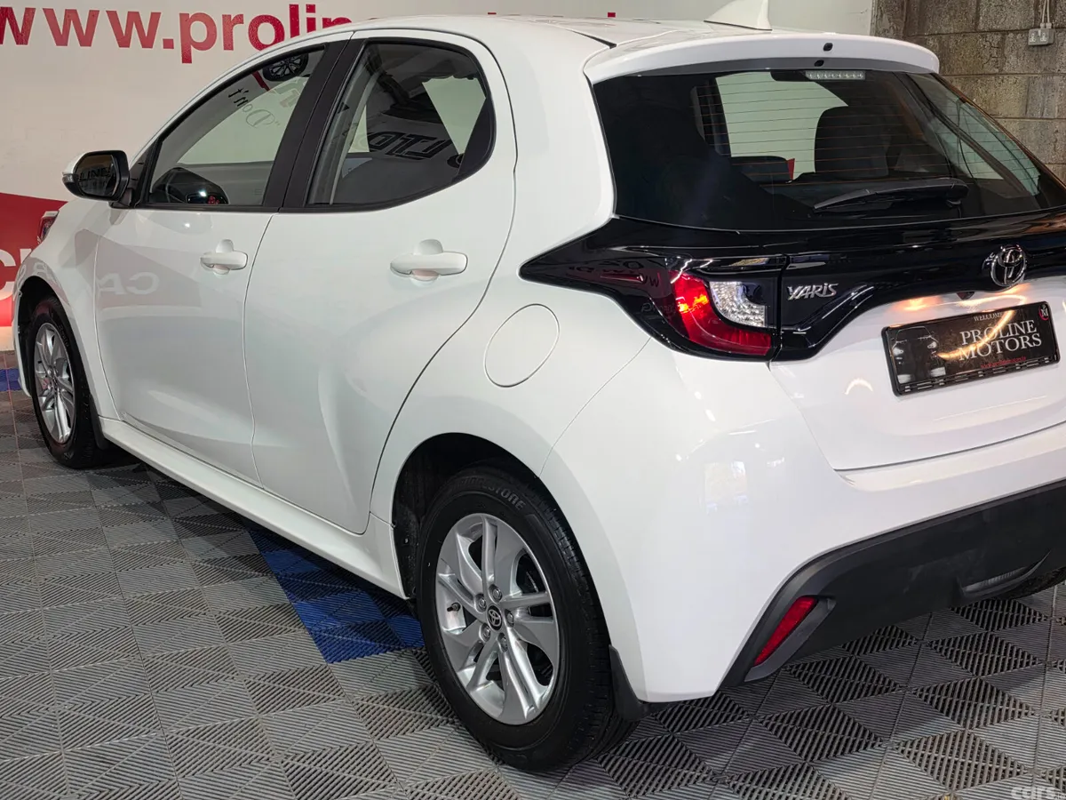 Toyota Yaris Hatchback, Petrol, 2024, White
