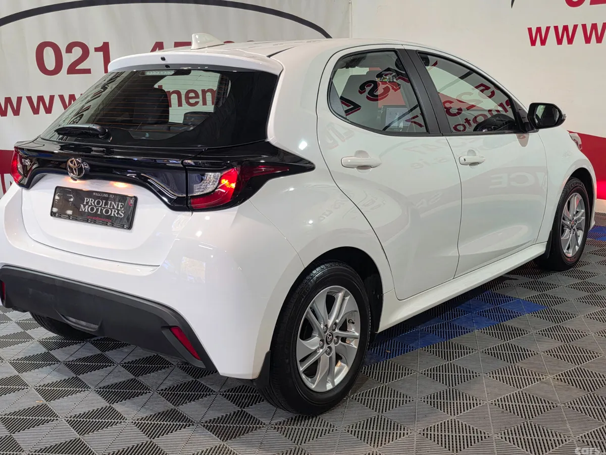 Toyota Yaris Hatchback, Petrol, 2024, White
