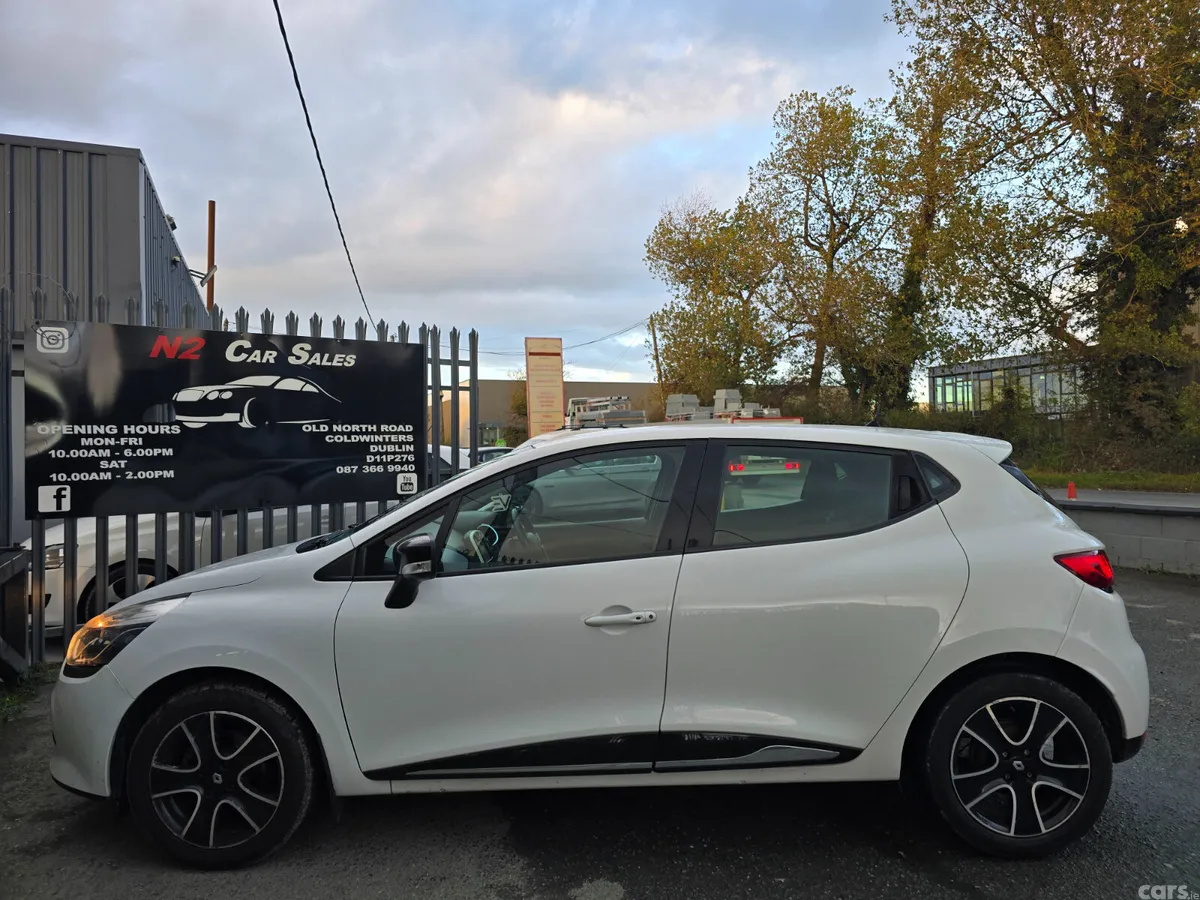 Renault Clio Hatchback, Petrol, 2016, White