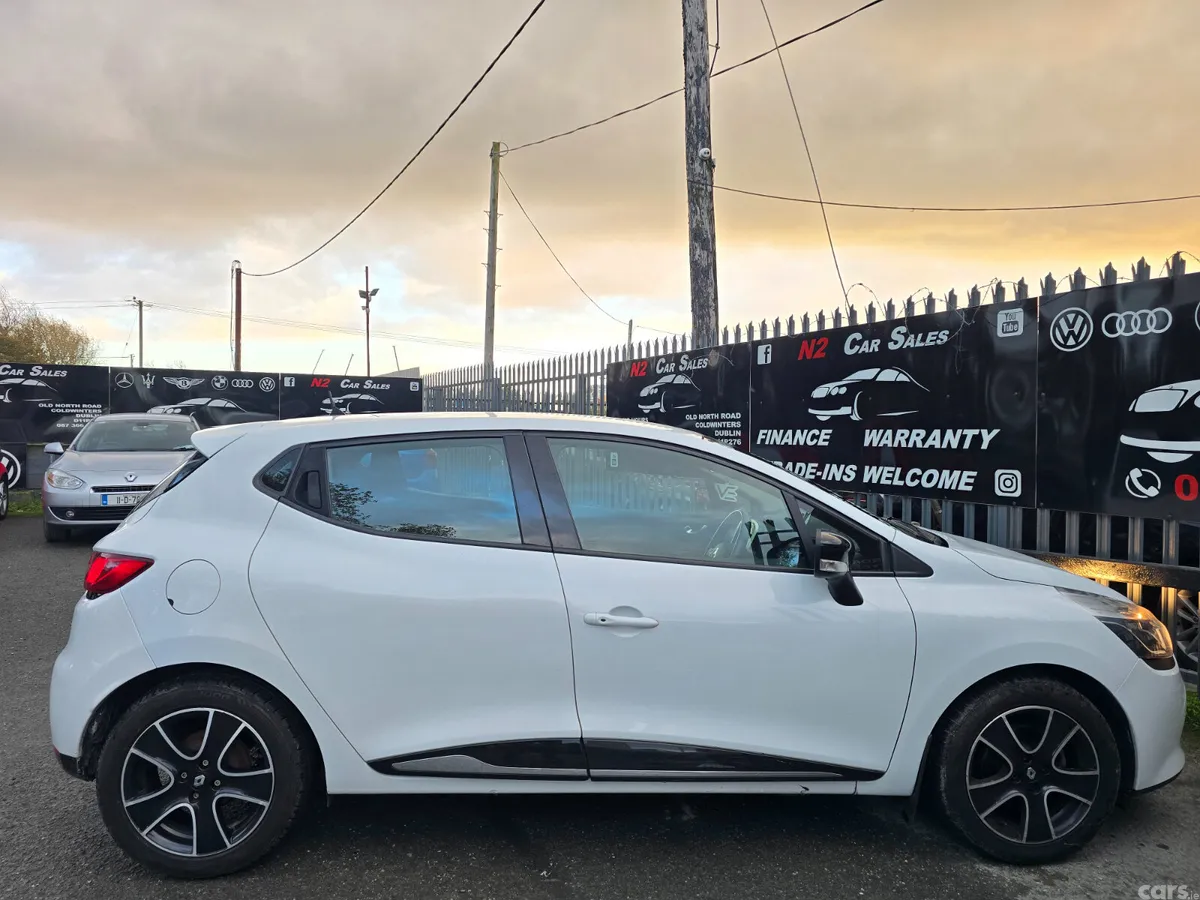 Renault Clio Hatchback, Petrol, 2016, White