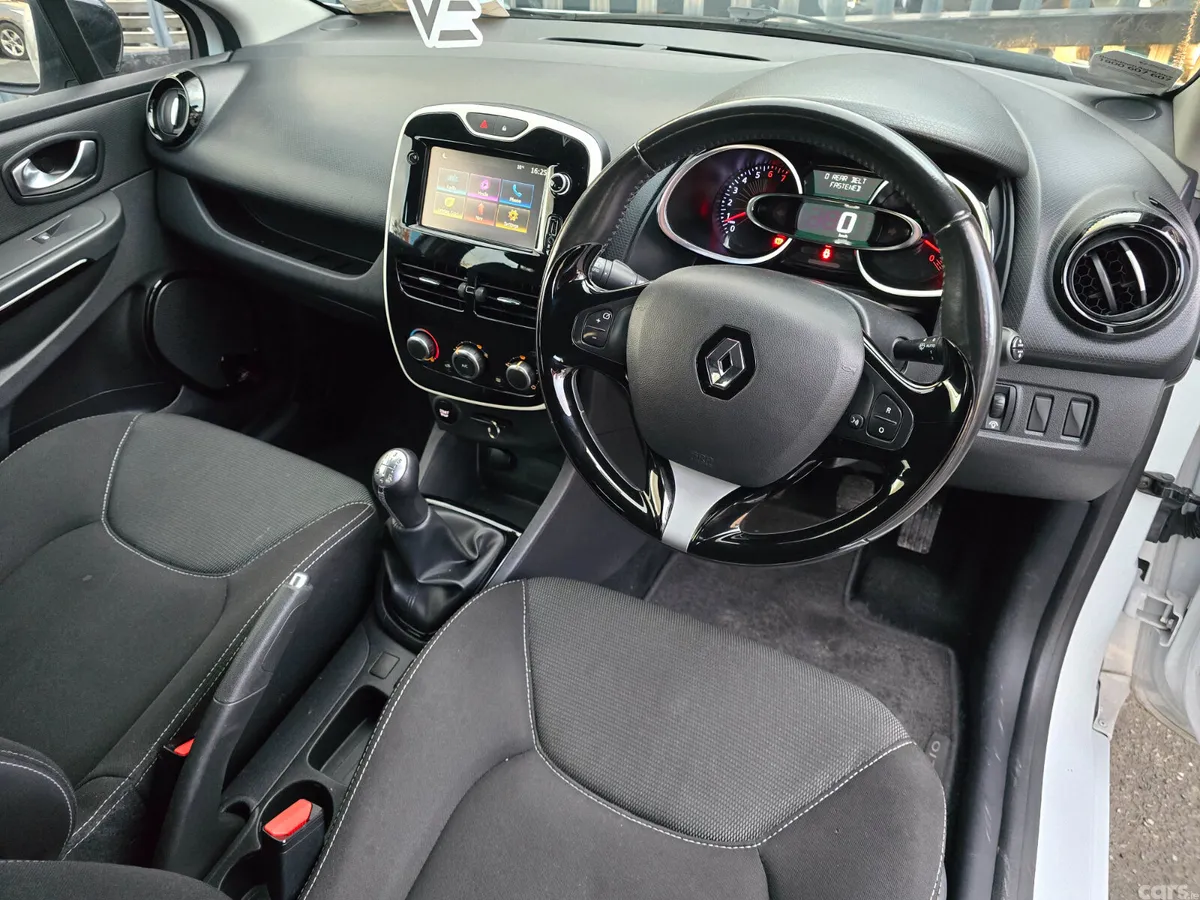 Renault Clio Hatchback, Petrol, 2016, White