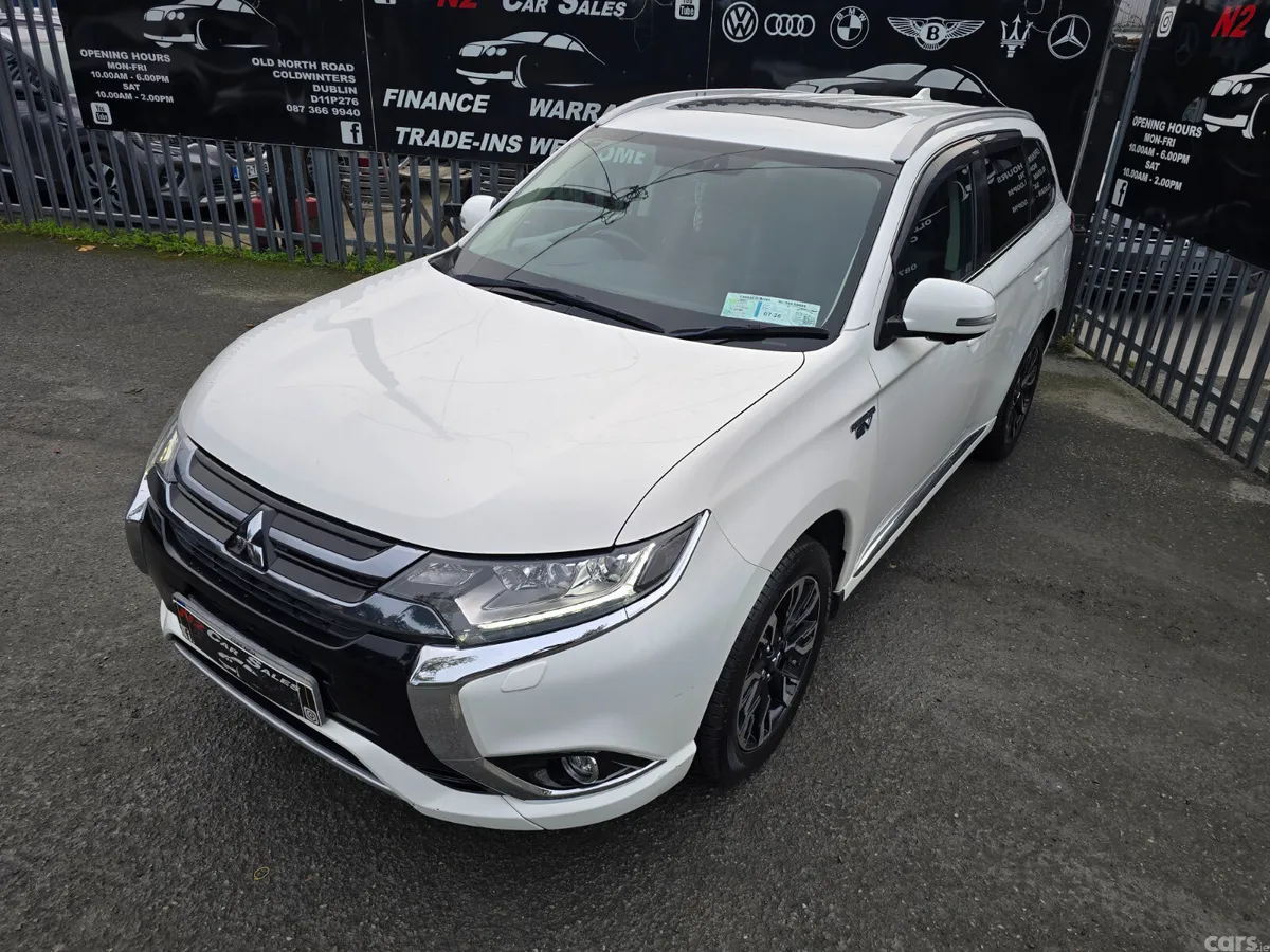 Mitsubishi Outlander SUV, Petrol Plug-in Hybrid, 2017, White