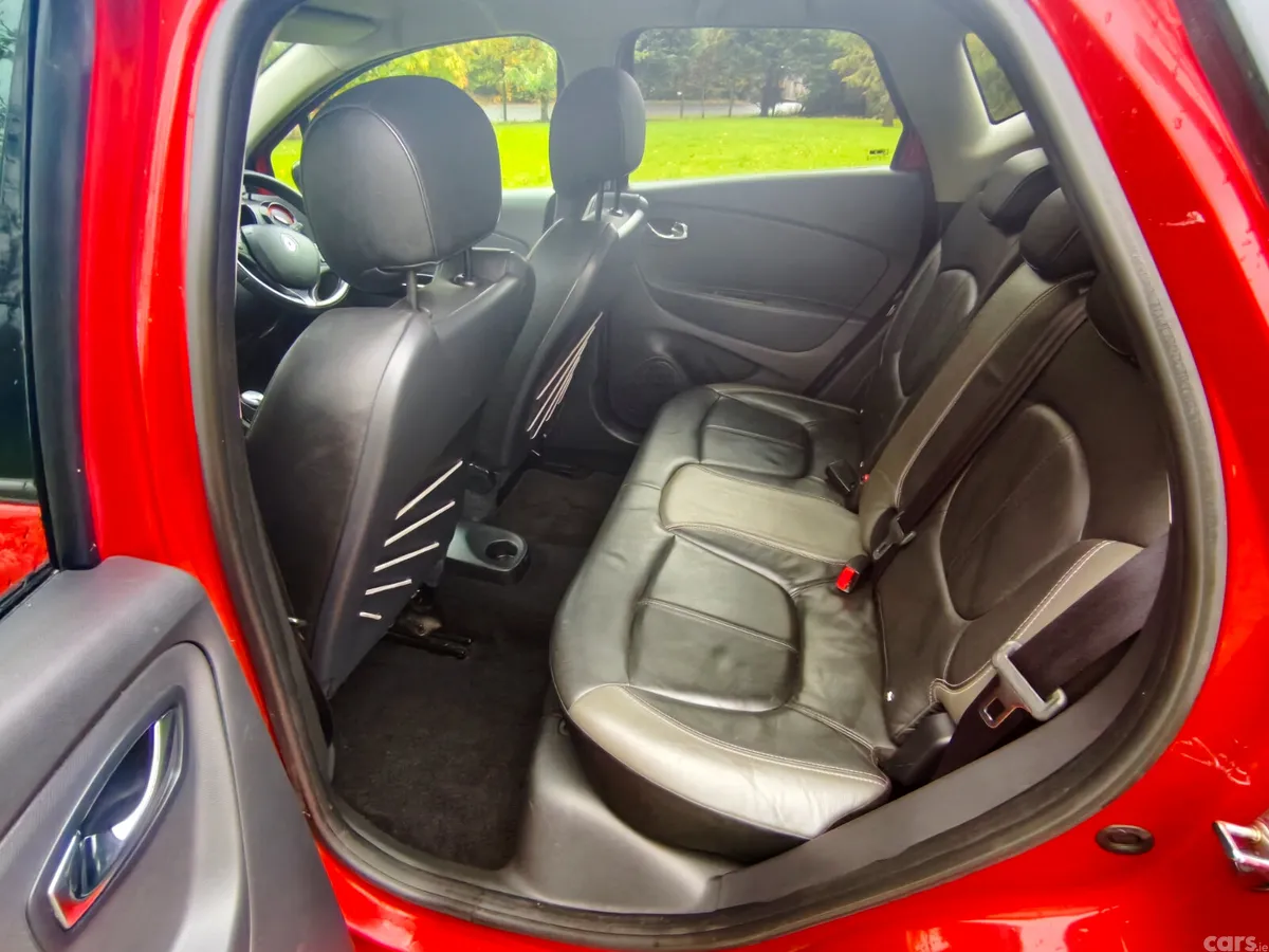 Renault Captur Hatchback, Diesel, 2015, Red