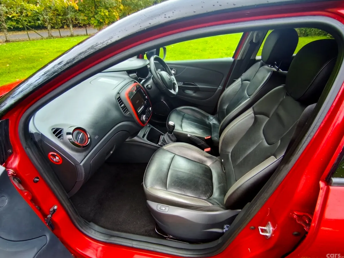 Renault Captur Hatchback, Diesel, 2015, Red