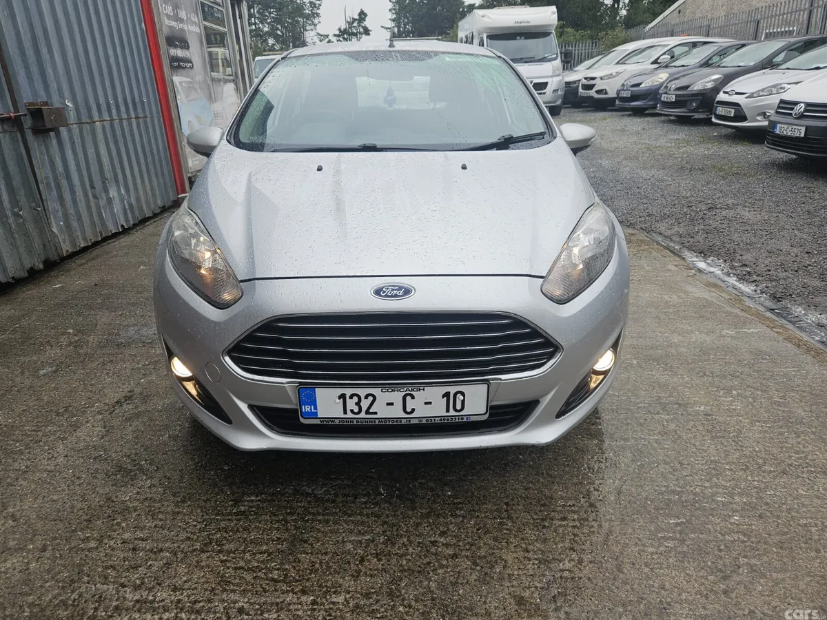 Ford Fiesta Hatchback, Petrol, 2013, Silver