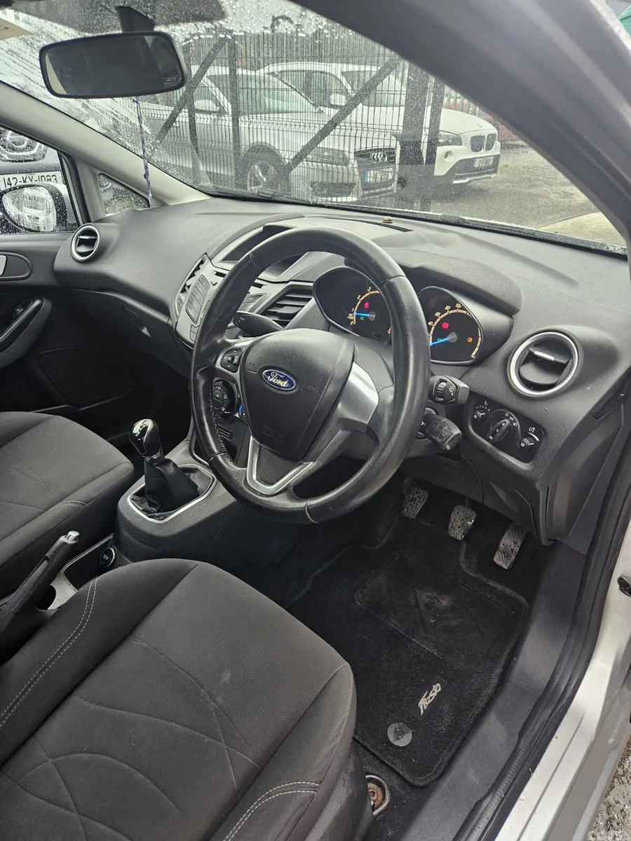 Ford Fiesta Hatchback, Petrol, 2013, Silver