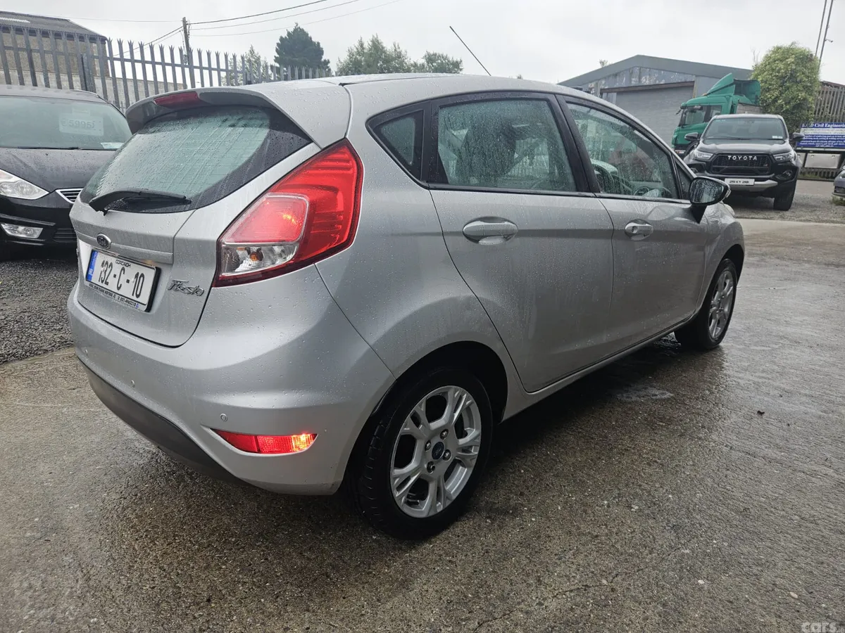Ford Fiesta Hatchback, Petrol, 2013, Silver