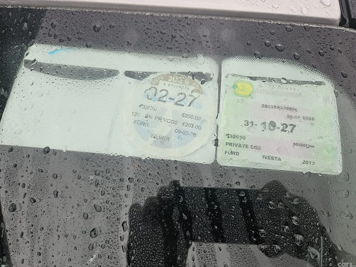 Ford Fiesta Hatchback, Petrol, 2013, Silver