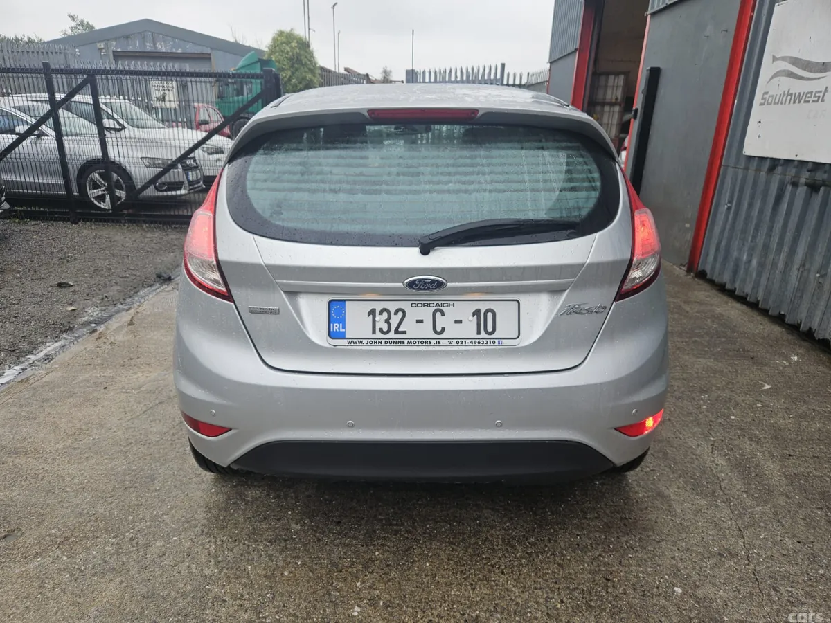 Ford Fiesta Hatchback, Petrol, 2013, Silver