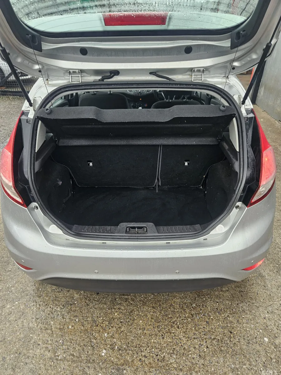 Ford Fiesta Hatchback, Petrol, 2013, Silver