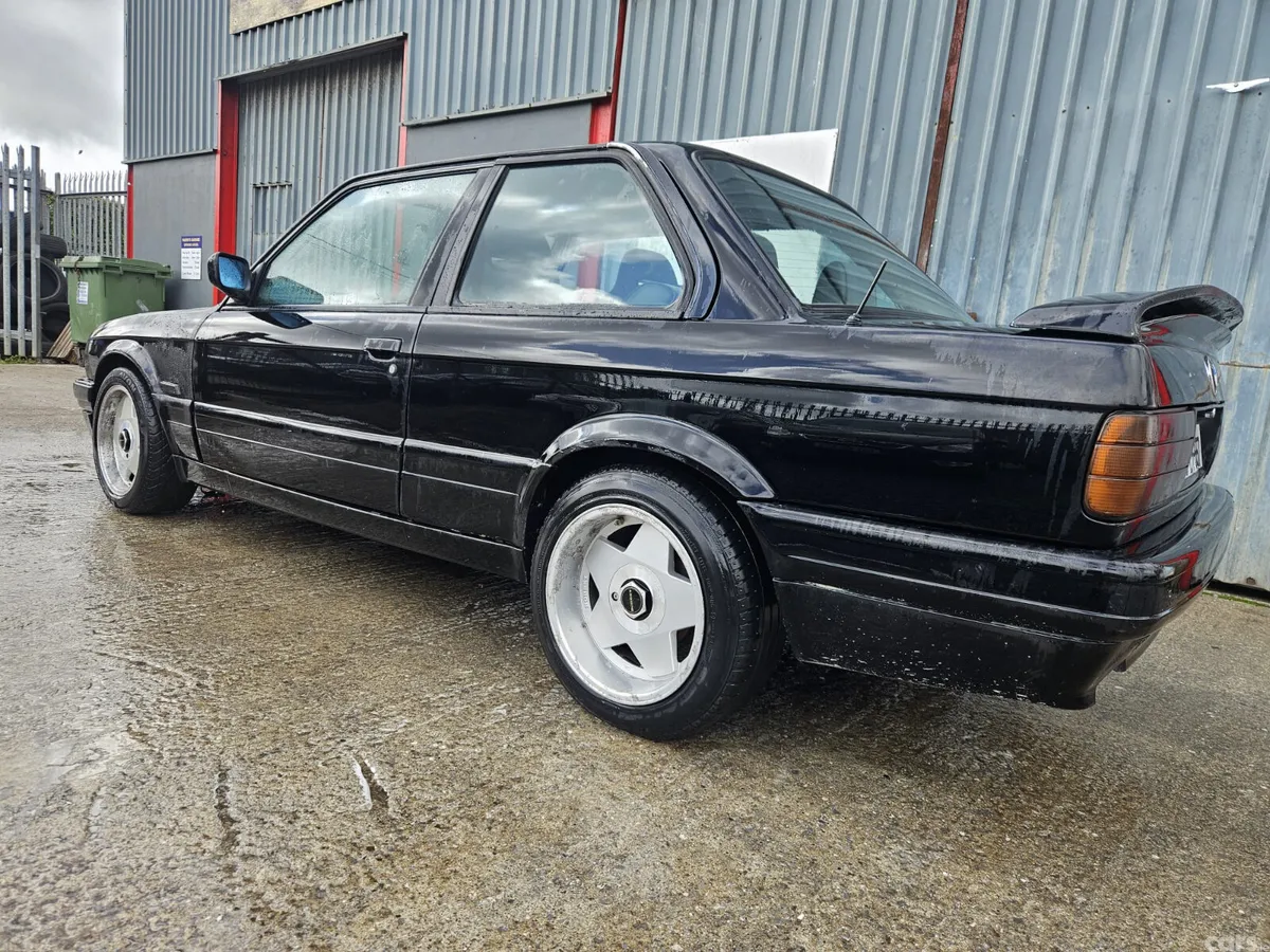 BMW 3-Series Saloon, Petrol, 1988, Black