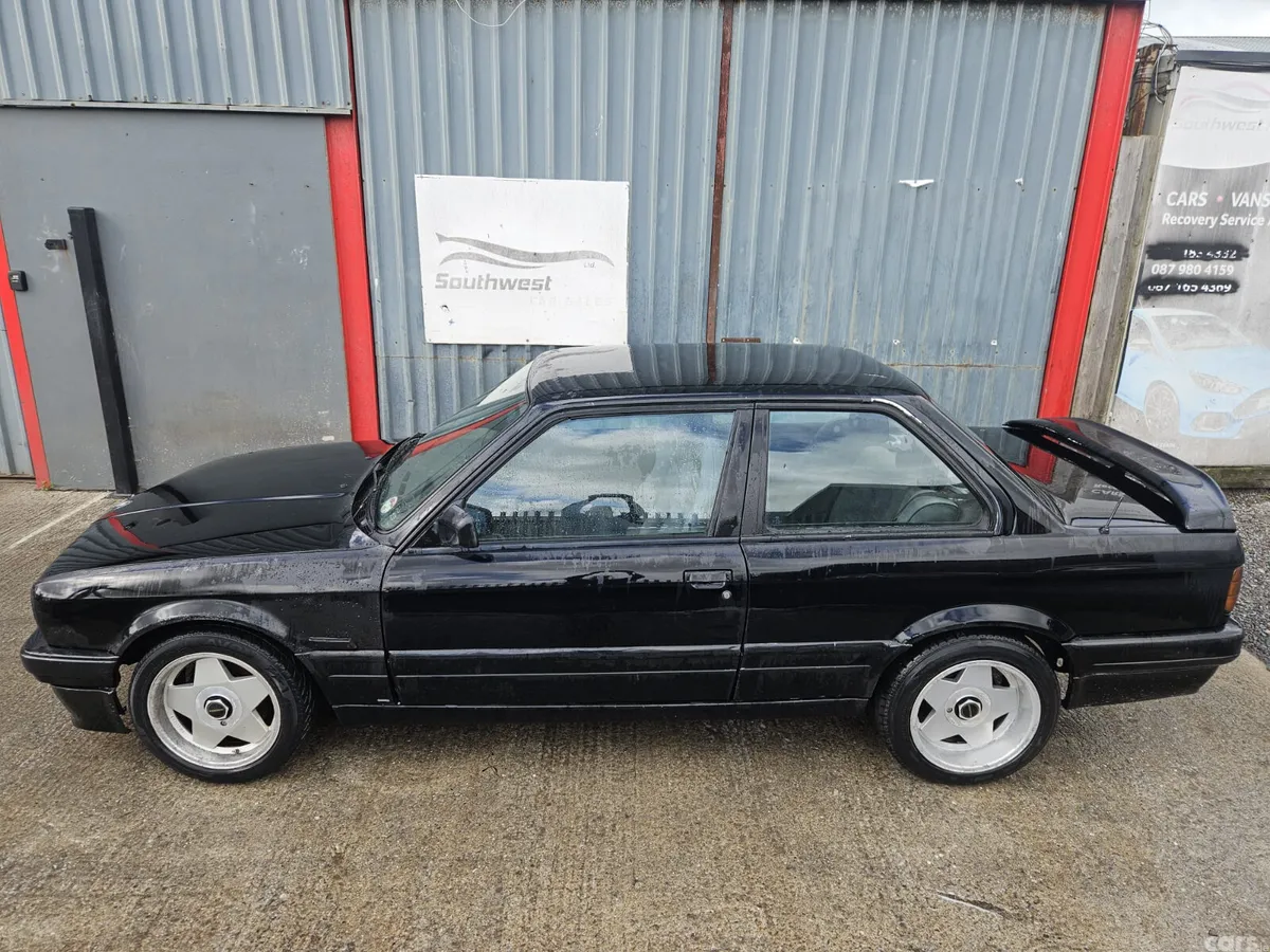 BMW 3-Series Saloon, Petrol, 1988, Black