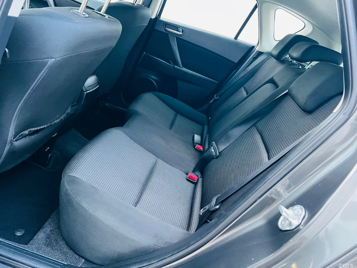 Mazda Mazda3 Hatchback, Petrol, 2013, Grey
