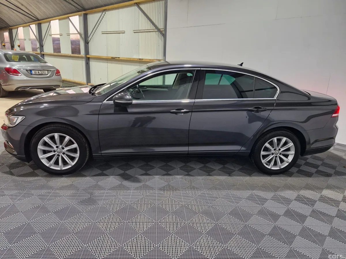 Volkswagen Passat Saloon, Diesel, 2019, Grey