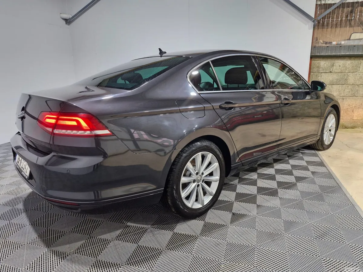 Volkswagen Passat Saloon, Diesel, 2019, Grey