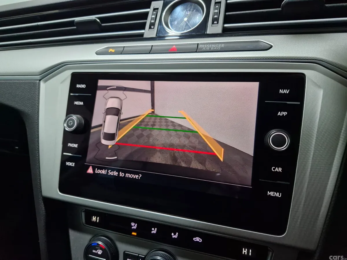 Volkswagen Passat Saloon, Diesel, 2019, Grey